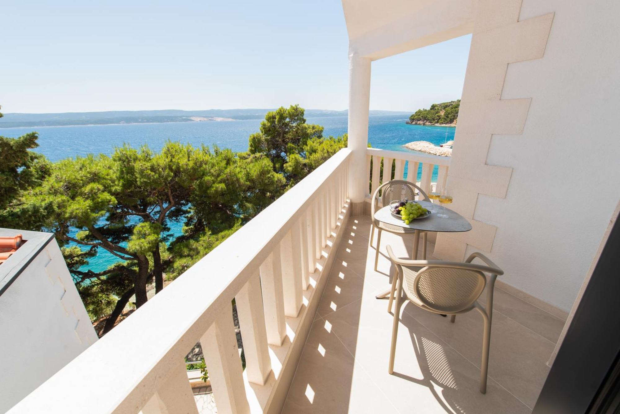 More Medici Apartments Omis Exterior photo